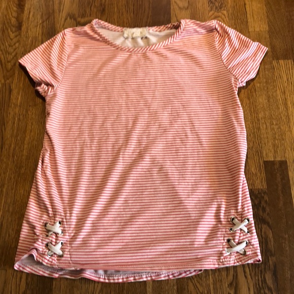 btween Other - Red and white btween shirt